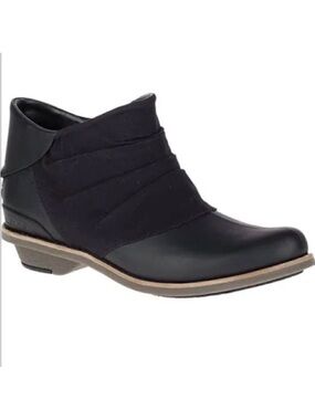 Merrell Women's Adaline Bluff Boots Women’s Black Leather Textile J45622 Size 9